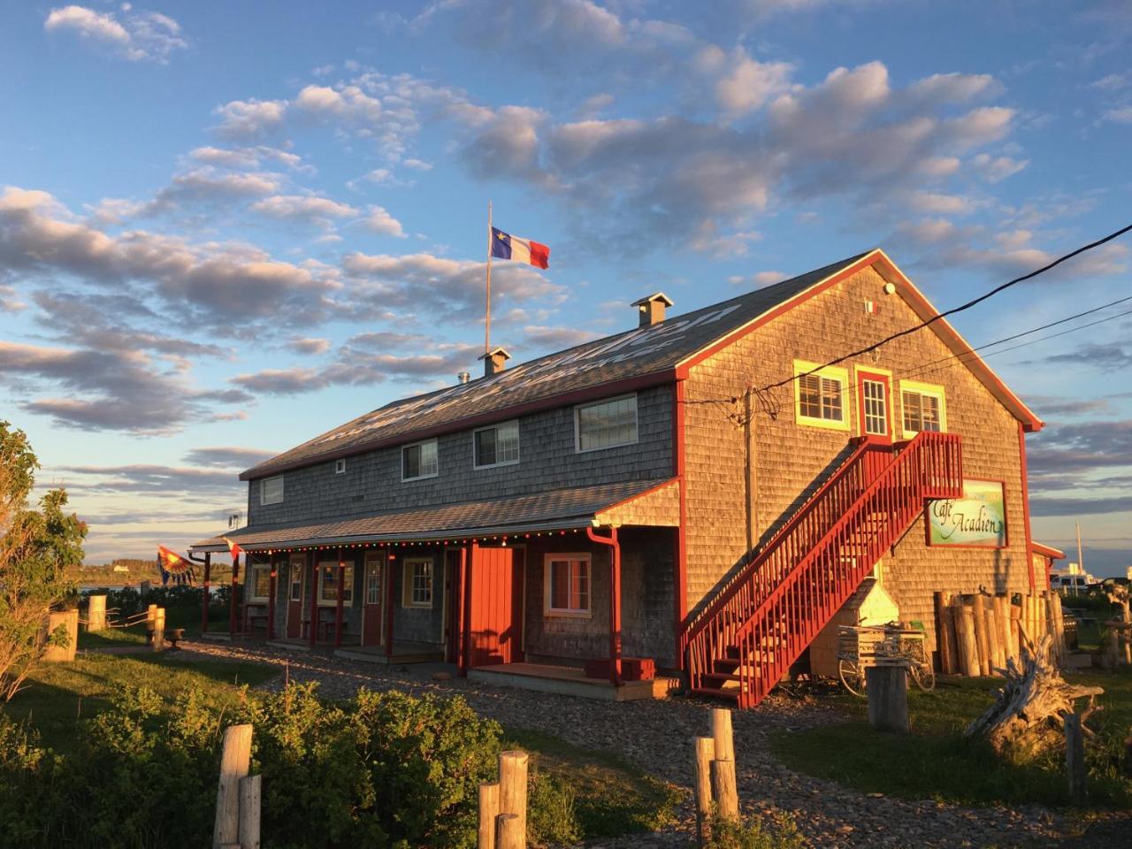 Auberge Cafe Acadien Бонавентюр Экстерьер фото
